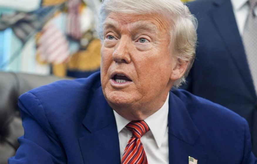 &laquo;Проснёшься, а он уже всех победил&raquo;: Трамп объявил об окончании войны с Ираном, но армию стягивает