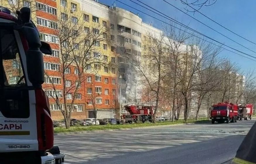Взрывы в Чебоксарах. Дрон ВСУ врезался в жилой дом, сирены воют второй день