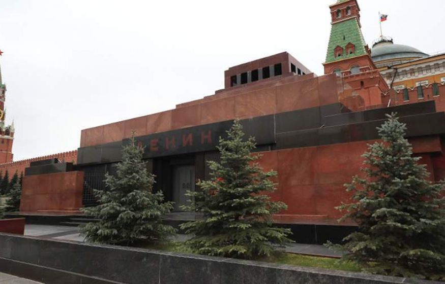 &laquo;Они лишь унижают граждан и раскалывают общество&raquo;: в Госдуме обратились к президенту и партии власти