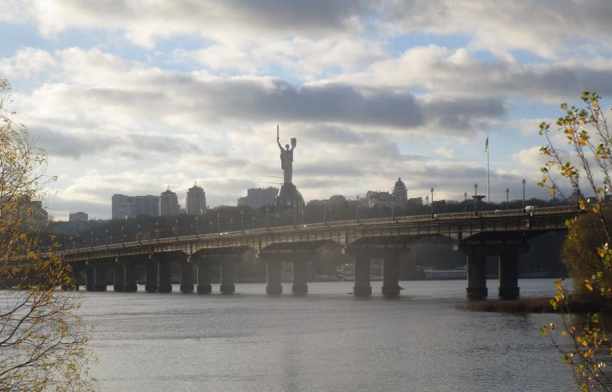 &laquo;В Генштабе сидят не дураки. Мосты через Днепр не будут уничтожать&raquo;: эксперт раскрыл неожиданную стратегию ВС РФ
