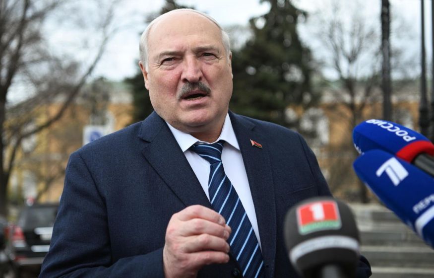 Лукашенко подписал указ: белорусам упростили получение ВНЖ в России Лукашенко подписал указ: белорусам упростили получение ВНЖ в России