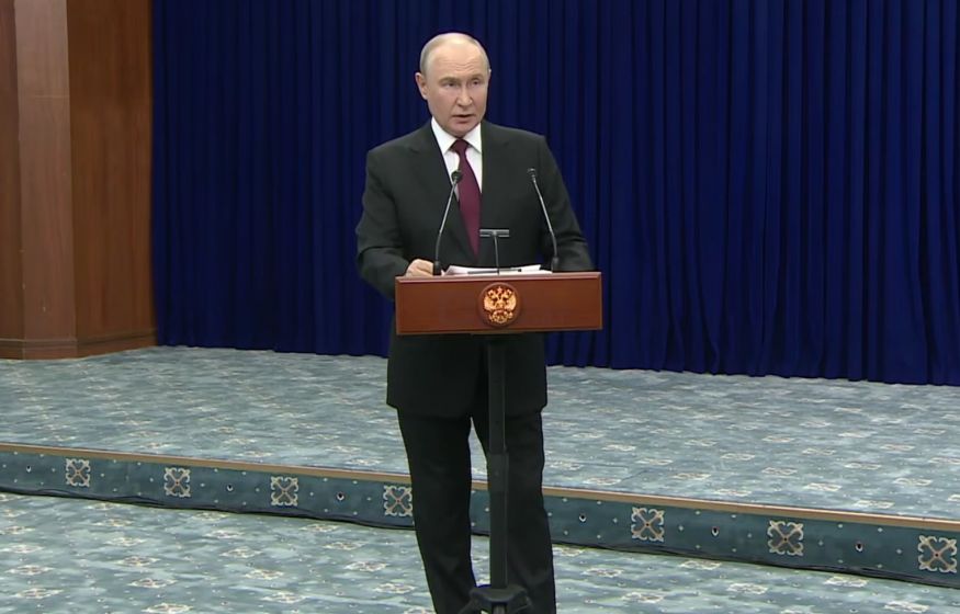 &laquo;Может схлопотать по зубам&raquo;... А вот и пояснительная бригада: Путин рассказал, кто здесь косатка, а кто медведь