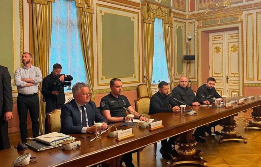 &laquo;Маленький шаг в сторону мира&raquo;... После встреч в Москве и Киеве могут вернуть трехсторонние переговоры?