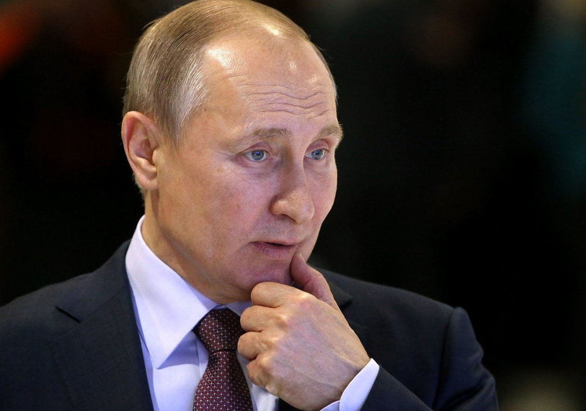 «Заставляют прививаться»: Недовольство россиян чиновниками резко выросло