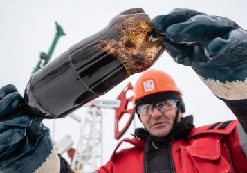 «Не прикасаются к российской нефти»: Отказ Европы от покупки нефти у России привел к взлету цен