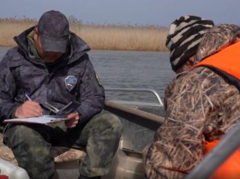 В Астраханской области продолжают проходить рейды по рыбакам-любителям