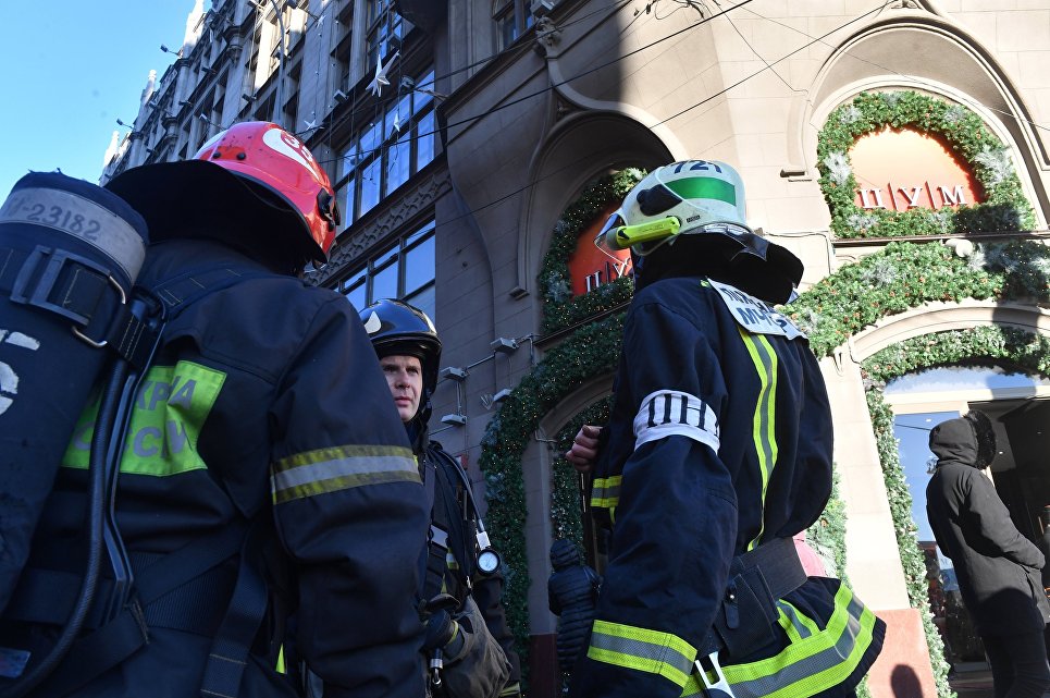 В московском ЦУМе потушили пожар