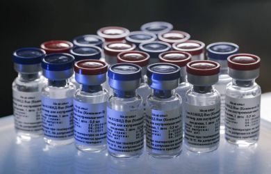 Мурашко: ВОЗ сняла все барьеры для признания российской вакцины «Спутник V»
