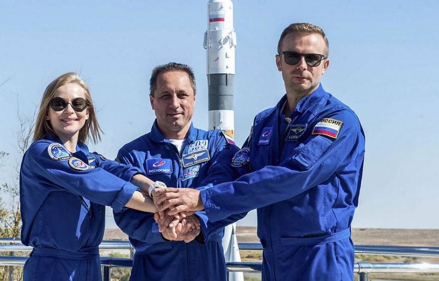 «Сохраняем уверенные позиции»: Песков отреагировал на запуск первого в мире киноэкипажа в космос