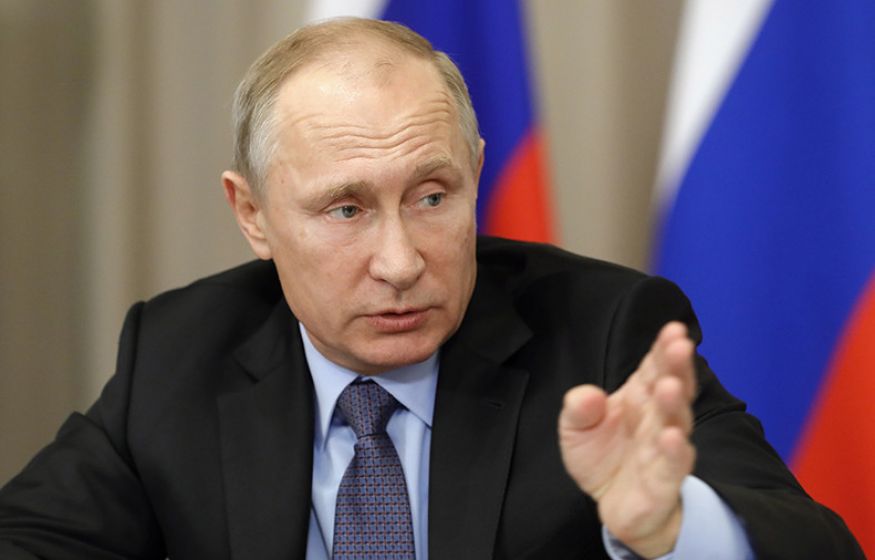 Путин потребовал разработать новый порядок въезда и выезда из России