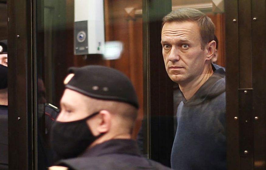 «Слава Богу, он жив»: Кремль надеется, что Навальный не умрет в колонии