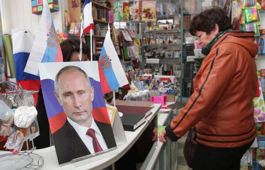 Магазины, торгующие портретами Путина и сувенирами, впервые стали убыточными
