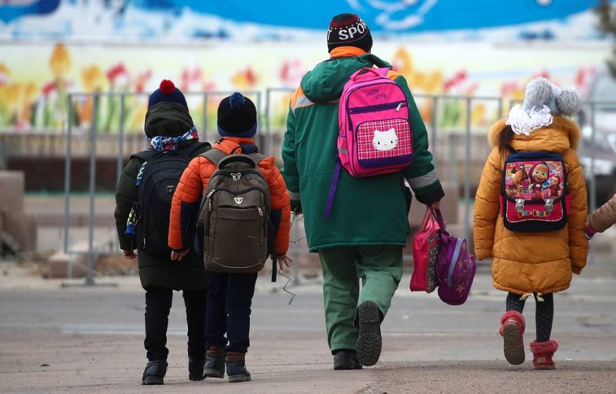 «Семьи с детьми»: в Минтруде назвали самую бедную категорию россиян