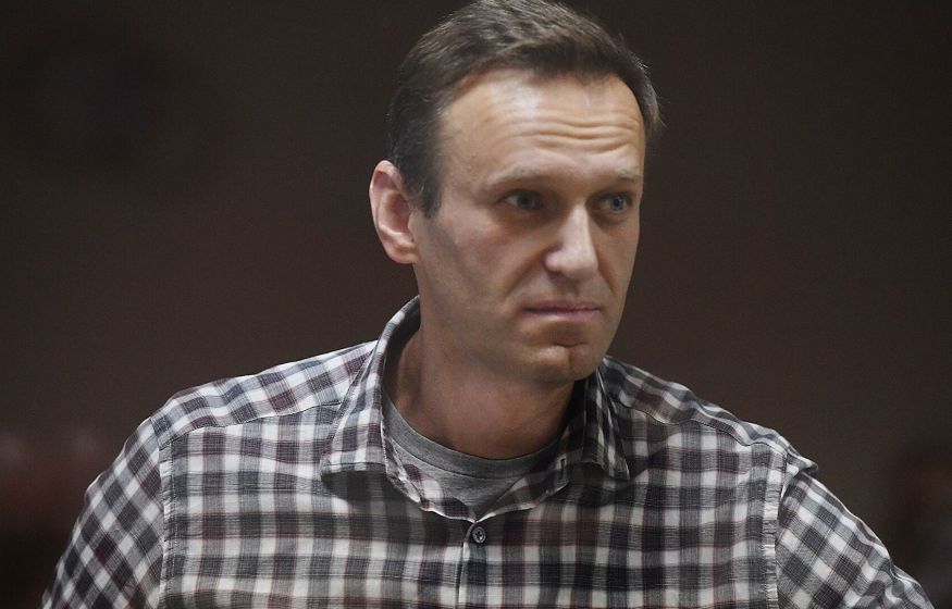 Бывшие заключенные рассказали, как издеваются над Навальным в колонии