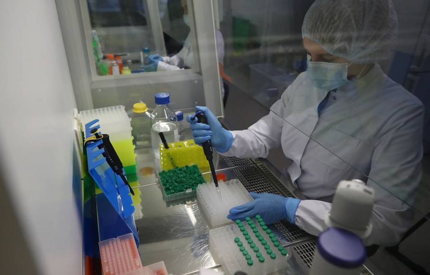 Попова: штамм коронавируса «омикрон» дает положительные тесты со вторых суток