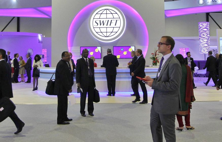 США хотят на несколько дней отключить Россию от SWIFT в качестве предупреждения
