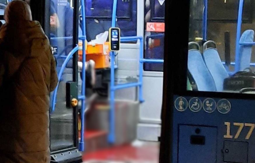В Москве мужчина поранил в автобусе ногу и умер от потери крови