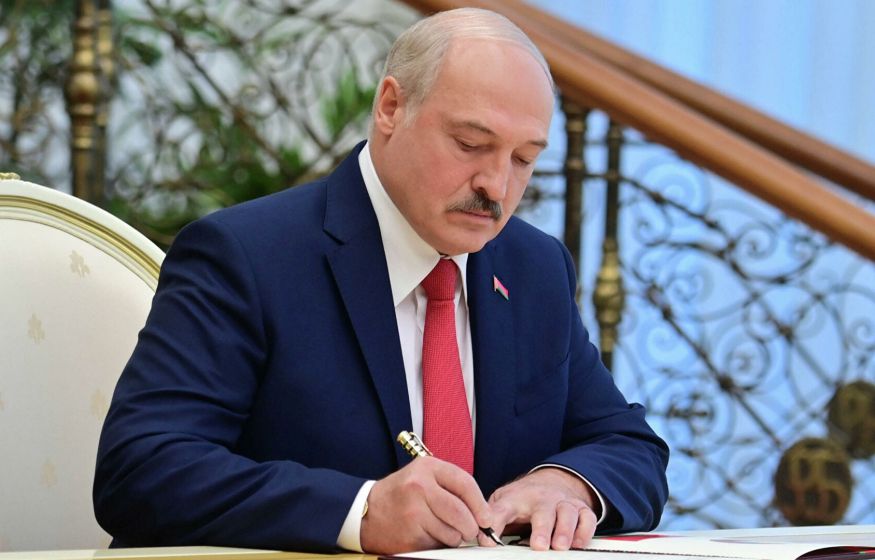 Лукашенко прописал неприкосновенность для себя в поправках к Конституции Белоруссии