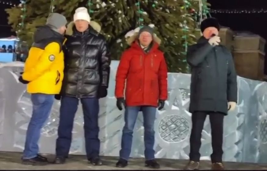 «Пусть сдохнут все, кто против нас пойдет»: Депутат на Урале поздравил россиян с наступающим НГ