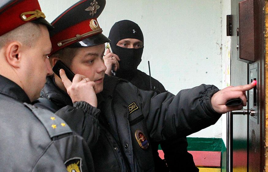 Полиция начала ходить с обысками к тем, кто призывал к санкциям против России