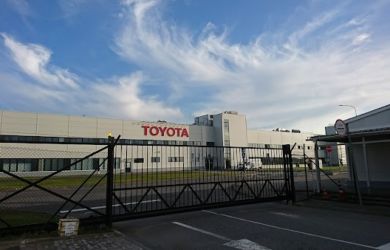 Спецназовцы и прокуратура приехали оценить завод Toyota в России перед продажей 