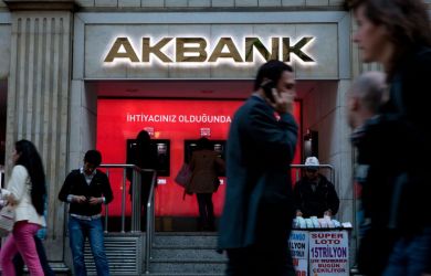 Турецкие банки начали запрещать россиянам использовать карты за рубежом 