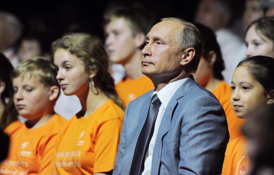 Более трети молодых россиян отказались считать себя гражданами России