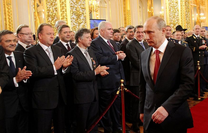 «Интересы Путина и элит разошлись»: Президент старается затянуть военную операцию, а элита ждет его ухода