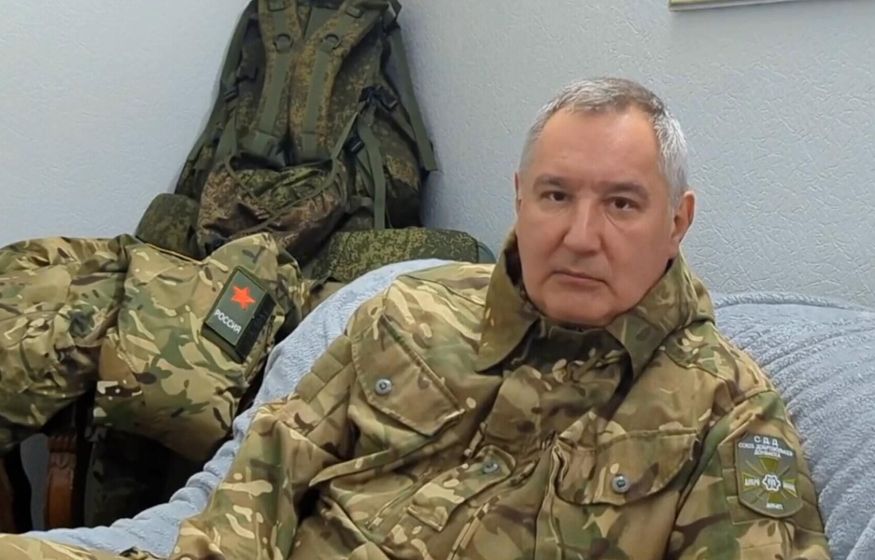 Рогозин получил ранения при обстреле кафе в Донецке, где он справлял день рождения Рогозин получил ранения при обстреле кафе в Донецке, где он справлял день рождения