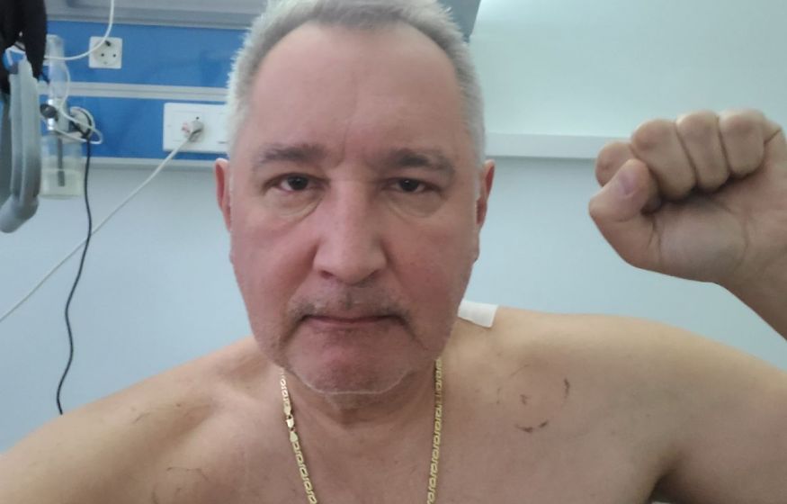 «Побеждает тот, кто готов идти до конца»: Рогозин опубликовал первое фото после ранения