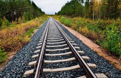 В США призвали разбомбить российские железные дороги 