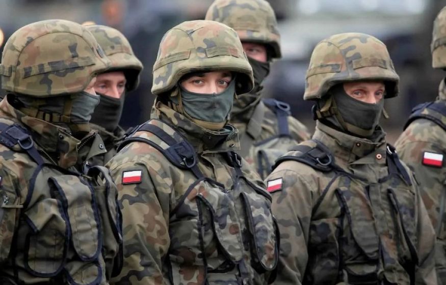 Сумасшедшие закупки оружия: Польша готовится к войне с Россией? 
