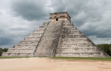 Древние майя благословляли свои площадки для игры 