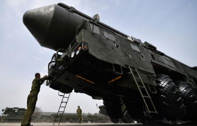 Пономарев*: ядерным оружием России должно руководить НАТО 