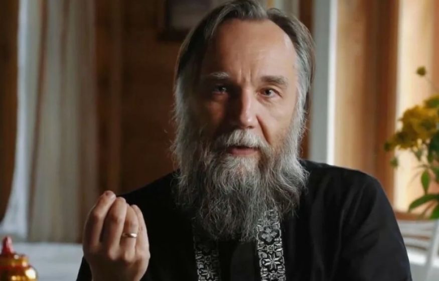 «Мирная жизнь — это неправда»: Дугин высказался о «беспечности» отдыхающих в Крыму 