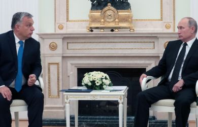 «Мединский был. С папочкой»: эксперт раскрыл подробности встречи Путина и Орбана по Украине