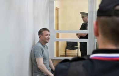 «Пришел со сбитыми кулаками»: как Попова выпустили из СИЗО?   