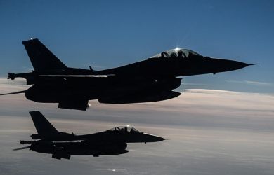 «А если Россия все же ударит?»: эксперт не оценил хитрость НАТО с F-16 на Украине