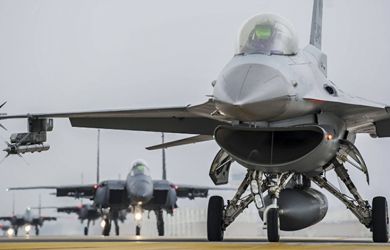 Уже там: НАТО отправило Украине истребители F-16