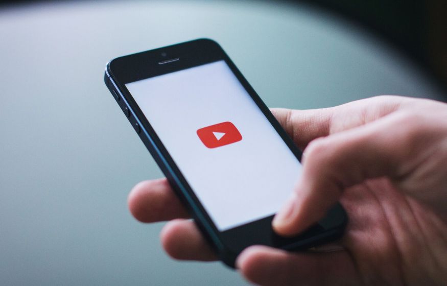 В Кремле прокомментировали важность вопроса возвращения YouTube 