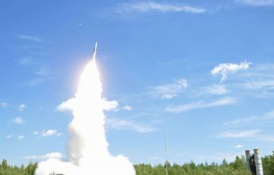 «Россия показала Медведеву необычное новое оружие, назвав его "перспективной" системой вооружения»: The Mirror
