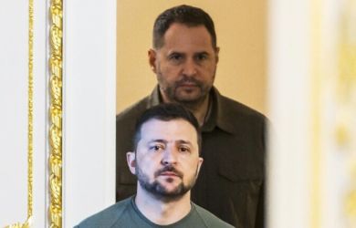 «Зеленский угрожал, Ермак опубликовал горящую Красную площадь»: Коц ответил украинцам на колкости о замедлении интернета