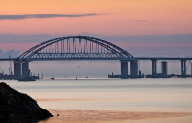 «Трампу надо отойти. ВСУ попытаются атаковать Крымский мост. Даже при малой вероятности атак парад бы отменили»: эксперт