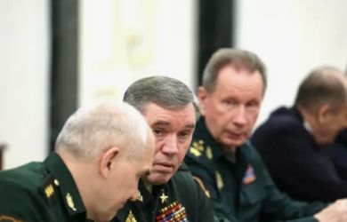 «Возможно объявление долгого перемирия. Наступление прекратить»: Путин шокировал всех на совещании 