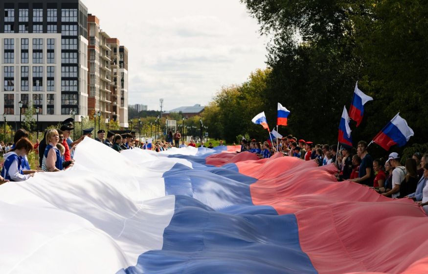 «Россия перестала быть великой. Мы затмим ее»: кто грубит и заражает Трампа русофобией?