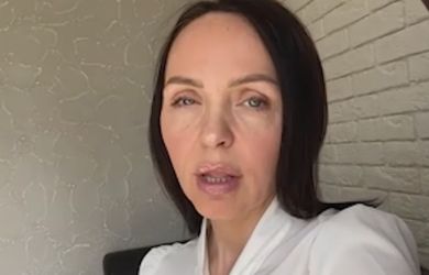 Чиновница объявила о своей отставки: её дочь угрожала отправить на СВО своих обидчиков