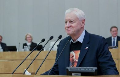«Из-за этой ловушки бедности люди позже создают семьи»: в СРЗП призвали снизить НДФЛ для этих рабочих