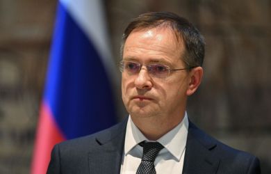 «Опытный переговорщик, образованный специалист, выходец с Украины»: Зеленский просит убрать Мединского