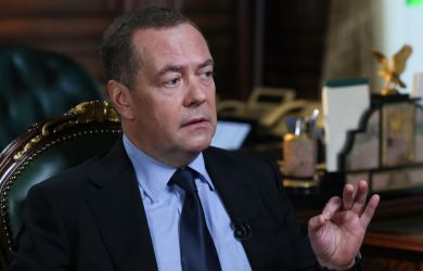 «Мерзкие кровососущие паразиты! Их уничтожают огнем. Если мы ответим ВСУ, Запад завизжит о санкциях»: Медведев