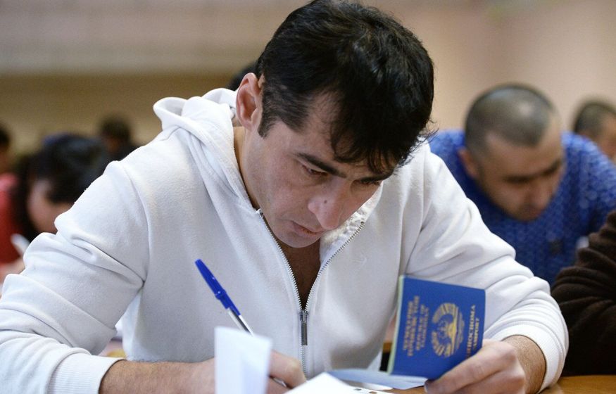 «Ни звука русского, ни русского лица. С этим безобразием пора заканчивать!»: законопроект по льготам для мигрантов